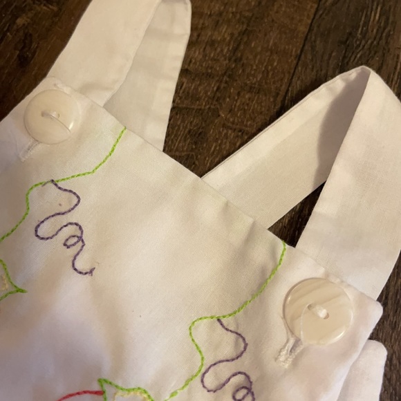 Smocked strawberry onesie - Picture 6 of 6